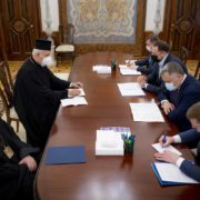 Україна сьогодні є країною міжконфесійного миру та з нетерпінням чекає на візит Вселенського Патріарха Варфоломія – Андрій Єрмак на зустрічі з митрополитом Халкедонським Еммануїлом