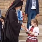 На Великдень Вселенський патріарх дарував українським дітям писанки