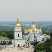 Україна сьогодні є країною міжконфесійного миру та з нетерпінням чекає на візит Вселенського Патріарха Варфоломія – Андрій Єрмак на зустрічі з митрополитом Халкедонським Еммануїлом