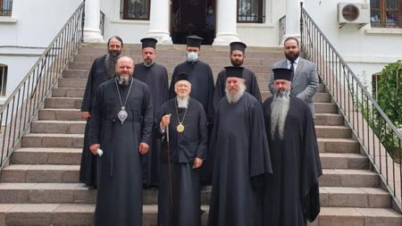 Митрополит ПЦУ відвідав Патріарха Варфоломія у його родинному селі на острові Імбросі