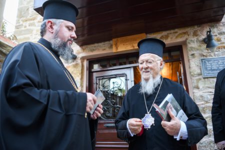 Предстоятель ПЦУ відвідав батьківський дім Патріарха Варфоломія та урочистий концерт на честь ювілею