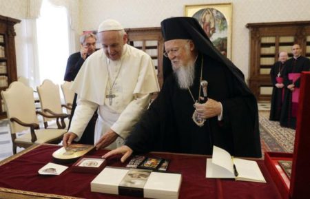 Вселенський патріарх зустрінеться у Ватикані з папою Франциском та виступить на конференції з питань світової політики в ОАЕ