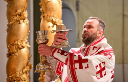 Екзарх Вселенського Патріарха в Києві єпископ Команський МИХАЇЛ (Аніщенко) очолив Божественну літургію в Андріївській Церкві 2021 р.Б.