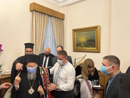 Патріарху Варфоломію вручили диплом почесного громадянина Івано-Франківська