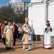Екзарх Вселенського патріарха звершив Пасхальне Святкове богослужіння у Андріївському храмі