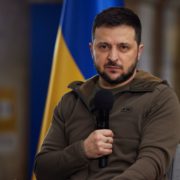 Володимир Зеленський: "Україна зацікавлена в долученні Папи Франциска до порятунку людей"