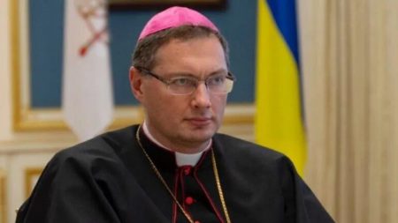 «Закликаю усіх тих, хто вірить у Бога, бути єдиними в засудженні війни» – Нунцій в Україні