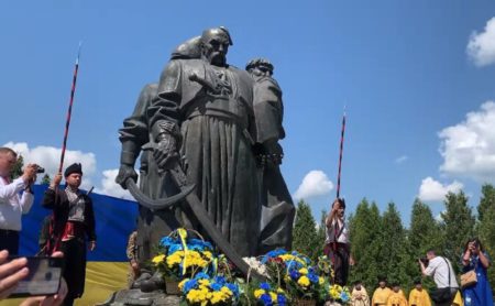 «Ой у лузі червона калина» лунала з вуст архієреїв, духовенства та всіх вірних