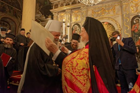 Патріарх Варфоломій вручив Македонській Церкві акт про канонічну єдність
