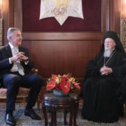 Президент Чорногорії вперше за 120 років відвідав Фанар і охрестив там онука