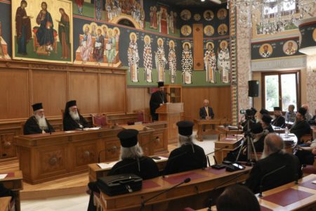 Синод Елладської Церкви: задоволення рішенням Вселенського Патріархату і заперечення Сербської Церкви