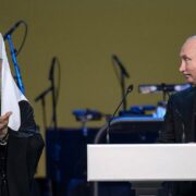 Кирило згадав про Бога, просить врятувати царя і челядь рф