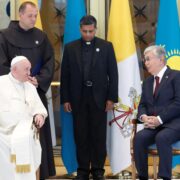 Кирило згадав про Бога, просить врятувати царя і челядь рф