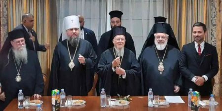 Патріарх Варфоломій та митрополит Епіфаній відвідали музей в місті Кавала