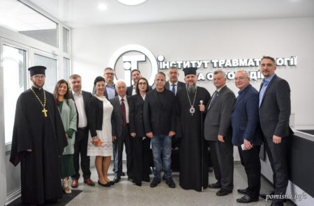 Предстоятель провідав поранених воїнів та освятив нове відділення Інституту травматології
