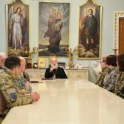 Святійший Патріарх Філарет нагородив воїнів тероборони Києва та волонтерів