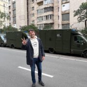 Фонд Сергія Притули закупив для фронту три евакуаційних авто