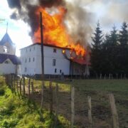 На Закарпатті горів монастир УПЦ МП (Фото)