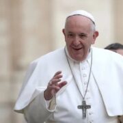 Папа Франциск назвав аморальним використання та володіння ядерною зброєю