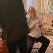 Шановні українці, вірте в захисників України та допомагайте їм. Нас не залякати!