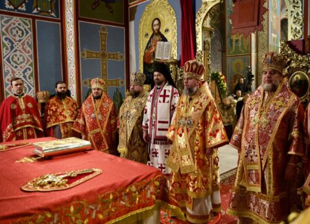 Єпископ Команський Михаїл відвідав кафедральний храм ПЦУ і співслужив Божественну Літургію митрополиту Київському і всієї України Епіфанію￼