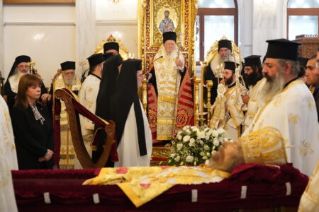 Вселенський Патріарх очолив відхід блаженнішого Предстоятеля Кіпрської Церкви
