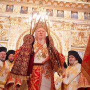 Святкування Успіння Богородиці у святковому Соборі Св. Архиєпархії Константинополя в Пера