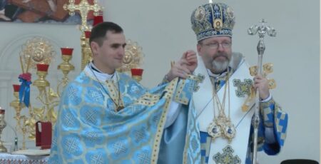 «Дозвольте мені поцілувати вам руку», — Глава УГКЦ до священика з окупованого Мелітополя