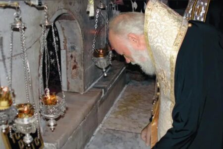 Добірка експонатів до дня пам’яті святителя Миколая Чудотворця – улюбленого святого Митрополита Володимира
