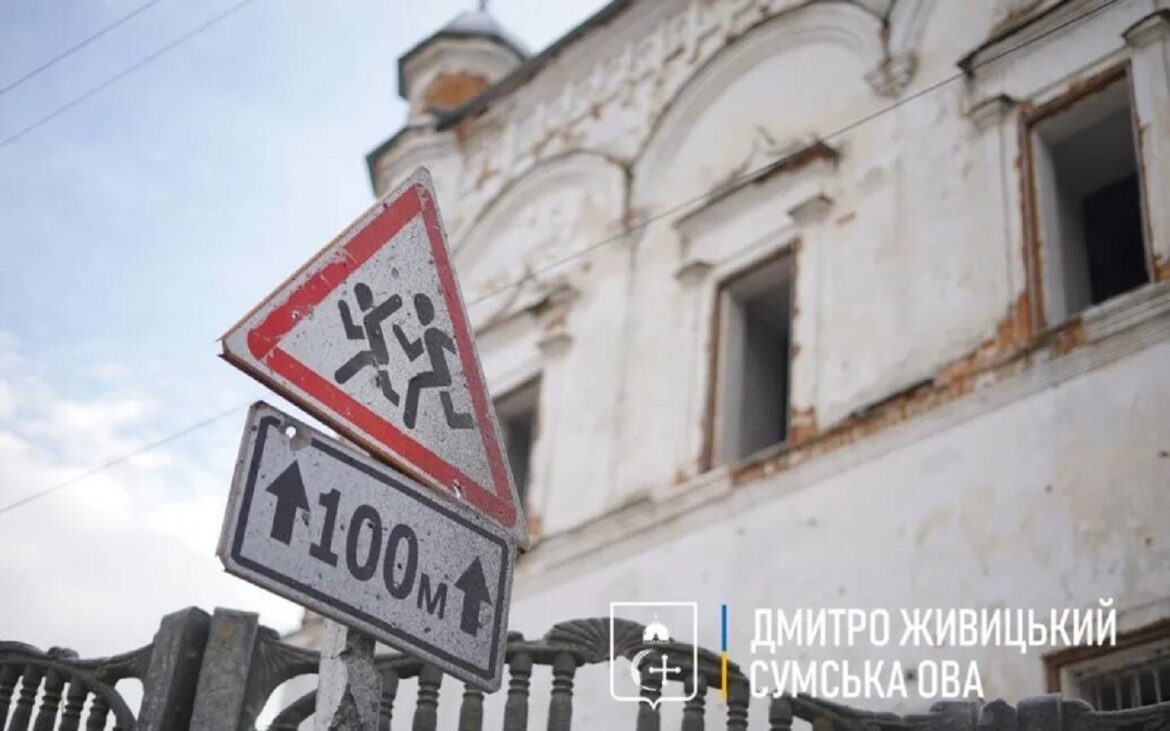 На Сумщині окупанти вже вдруге обстріляли церкву. Пошкоджені також будинки й електролінії