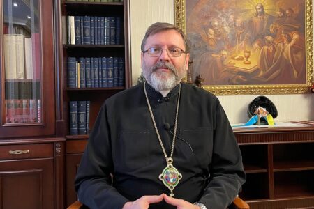 <strong>«Наш Бог є любов’ю, Він любить нас незалежно від того, заслужили ми це чи ні», — Глава УГКЦ до молоді у 307-й день війни</strong>