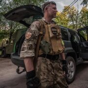 Саїд Ісмагілов показав зруйновану мечеть у Бахмуті та прочитав в ній молитву