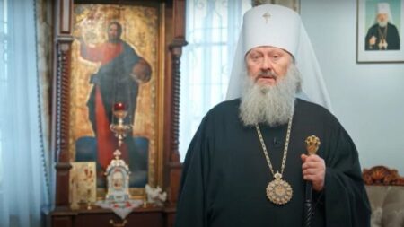 <strong>Сльози комара — намісник лаври Павло (Лебідь) молить про допомогу Президента України</strong>