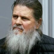 Священик лаври отримав особисте зобов’язання за співи про Росію