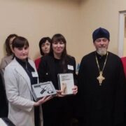 <strong>Чернівецька облрада просить керівництво держави заборонити УПЦ МП</strong>