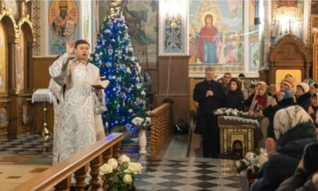 Церква, яка керується з москви, не може бути українською – Петро Порошенко в Рівному
