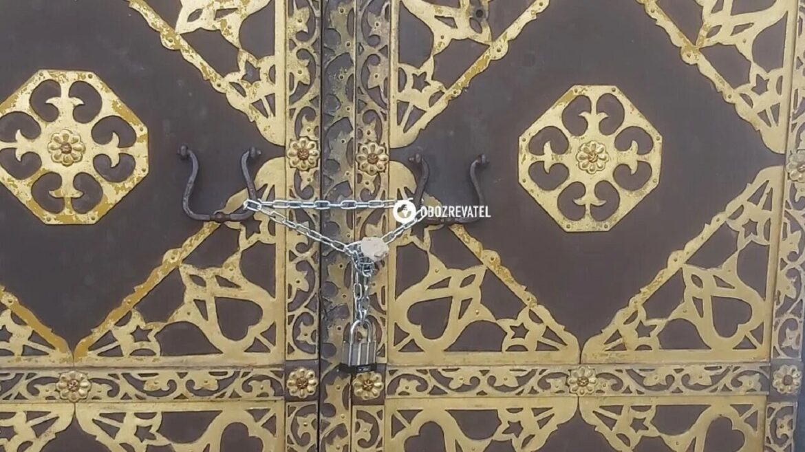 <strong>Двері двох церков в Києво-Печерській Лаврі закриті на замок: працює комісія</strong>