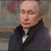 <strong>Один серед церкви: подібно, що путіна відспівали при житті</strong>