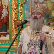 <strong>«Остановитесь»: УПЦ МП провела останню службу у Верхній лаврі, митрополит Павло вдався до погроз і прокльонів</strong>