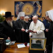 У складі делегації ВРЦіРО Митрополит Епіфаній зустрівся з Папою Франциском