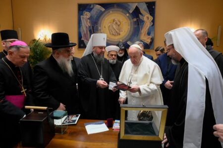У складі делегації ВРЦіРО Митрополит Епіфаній зустрівся з Папою Франциском