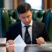 Відомий український актор Дмитро Лінартович поранений у Соледарі