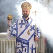 Примірник факсимільного видання Мазепинського Євангелія передано у дар третьому Президенту України