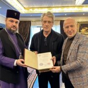 Примірник факсимільного видання Мазепинського Євангелія передано у дар третьому Президенту України