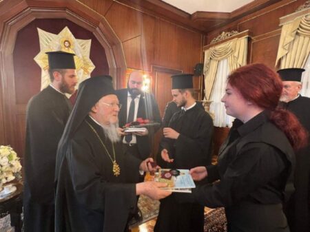 Захисниця Маріуполя Катерина Поліщук, з позивним «Пташка», зустрілася з Вселенським Патріархом