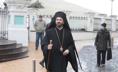 Зустріч військової адміністрації Києва та єпископа Михаіла Аніщенка: співпраця між військовими та релігійними громадами в Україні