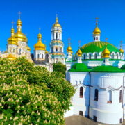 Слідчі Печерського управління поліції оглянуть будівлі Києво-Печерської лаври