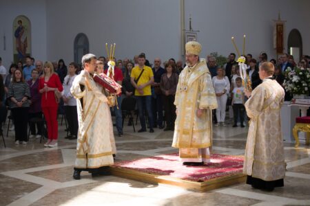 Блаженніший Святослав очолив Архиєрейську Літургію та помолився з матерями загиблих воїнів в Патріаршому соборі