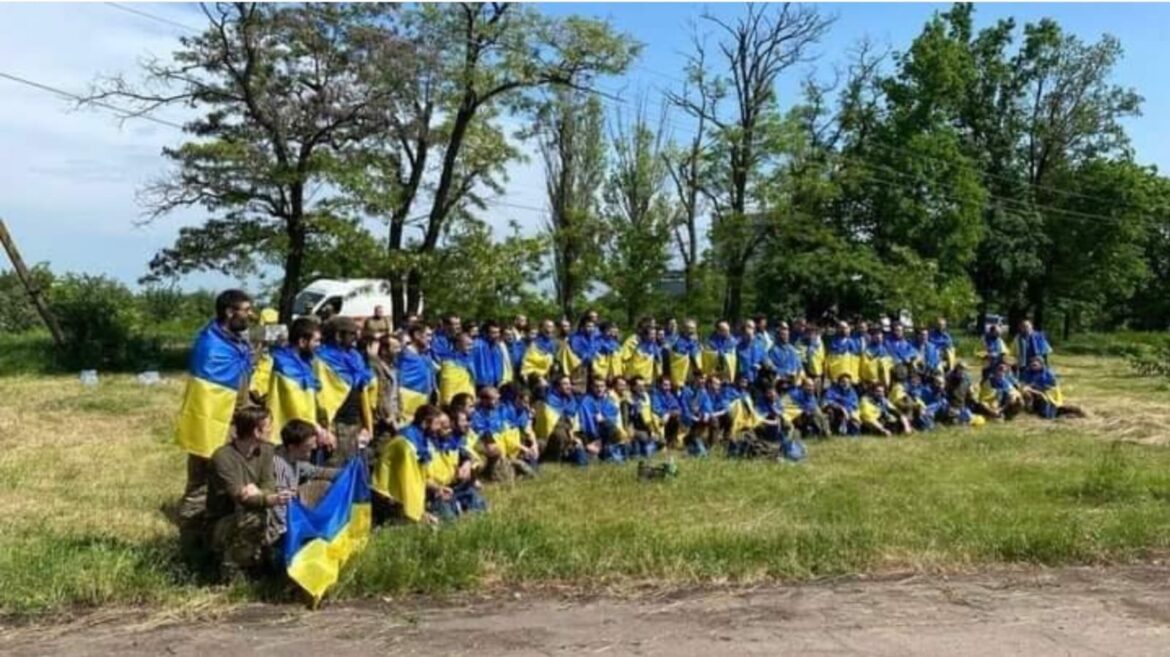 Звільнено 106 українських військових з полону: герої повертаються додому