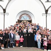 Митрополит Епіфаній звершив молебень за Україну в храмі на честь святих Кирила і Мефодія, громада якого доєдналася до ПЦУ
